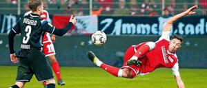 In Schräglage. Die Offensive des 1. FC Union tat sich zuletzt schwer. Robert Zulj will das in Fürth ändern.