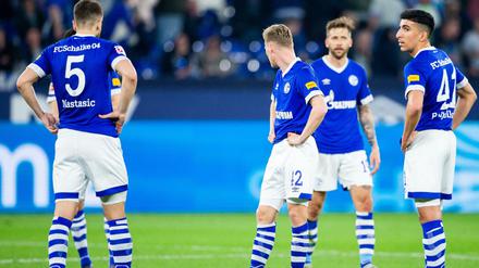 Die Schalker Spieler mussten bereits die zehnte Heimniederlage der Saison hinnehmen.