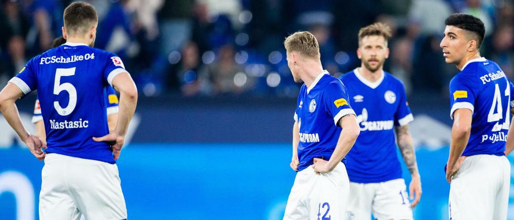 Die Schalker Spieler mussten bereits die zehnte Heimniederlage der Saison hinnehmen.
