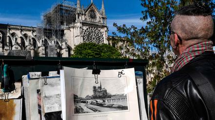 Zweimal Notre Dame im Blick.