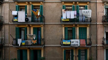 Keine Wohnungen für Touristen, fordern Aktivisten auf ihrem Banner angesichts steigender Mietpreise in Barcelona. 
