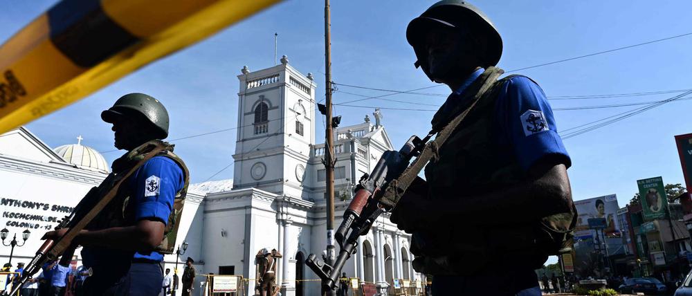 Sicherheitskräfte vor der Antoniuskirche in Colombo