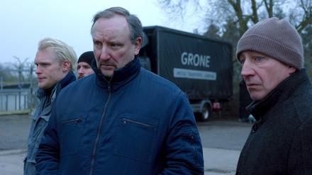 Walter (Rainer Bock, mitte) und Alfred (Thorsten Merten, rechts).