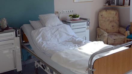 Ein Krankenhausbett (Symbolbild). 