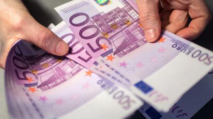500-Euro-Scheine, die bereits im Umlauf sind, bleiben weiterhin gültig.