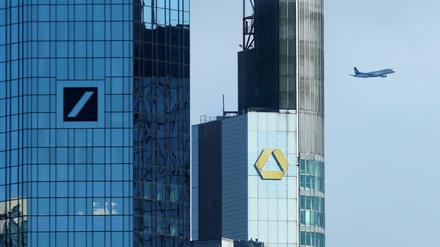 Die Zentralen von Deutscher Bank und Commerzbank in Frankfurt am Main.