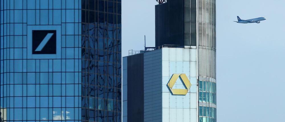 Die Zentralen von Deutscher Bank und Commerzbank in Frankfurt am Main.