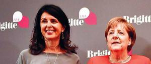Gleich geht’s los. „Brigitte“-Chefredakteurin Brigitte Huber (links) und Bundeskanzlerin Angela Merkel vor dem „Brigitte Live“-Talk im Juni 2017. 