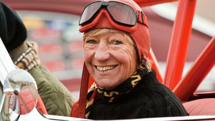 Autos waren ihr Leben: Heidi Hetzer, hier in einer Chevrolet Corvette.