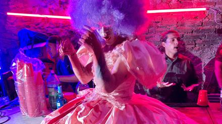 Bunte Abwechslung. Berliner Clubs sind Tempel der Coolness, aber ihre Eisschicht schmilzt hier und da.