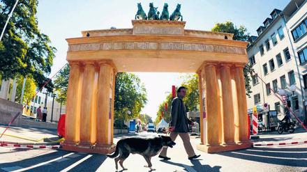 Auf den Hund gekommen. Manche in Bonn fühlen sich so, weil viele Arbeitsplätze in Ministerien nach Berlin verlagert wurden. 