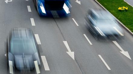 Raser auf der Autobahn (Symbolbild).