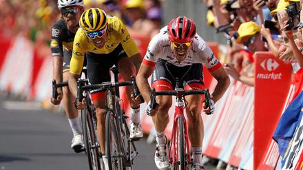Kleben am Hinterrad und bald auch im Stickeralbum: Die Fahrer bei der Tour de France.