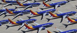 Wann die Maschinen des Typs Boeing 737 MAX wieder abheben dürfen, ist unklar.