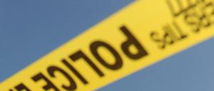 Ein Absperrband der Polizei.