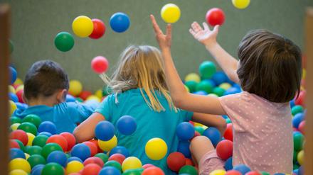 In Berlin fehlen Betreuungsplätze für Kinder.