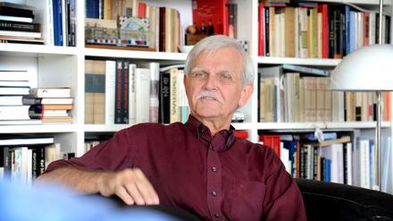 Engagiert. Jürgen Schitthelm, Gründer und Direktor der Schaubühne Berlin, im Jahr 2012 in seiner Charlottenburger Wohnung. 