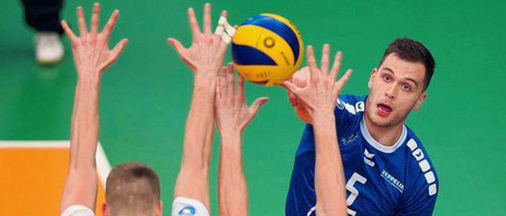 David Sossenheimer trifft im Play-off-Finale erneut auf die BR Volleys. Das erste Spiel der Best-of-five-Serie steigt am Samstag (17.30 Uhr/Sport 1) in Friedrichshafen. 