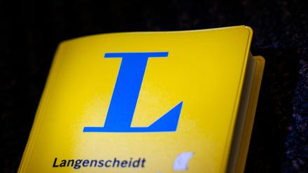Langenscheidt gehört bald dem Klett-Verlag, der das Konkurrenzprodukt Pons rausbringt.