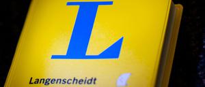Langenscheidt gehört bald dem Klett-Verlag, der das Konkurrenzprodukt Pons rausbringt.