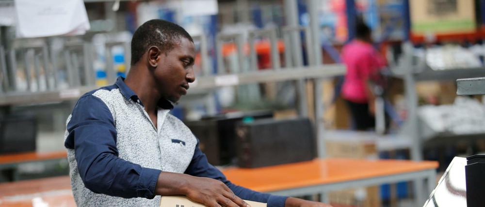 "Afrikas Amazon": Ein Mitarbeiter des Online-Händlers Jumia in Nigeria.