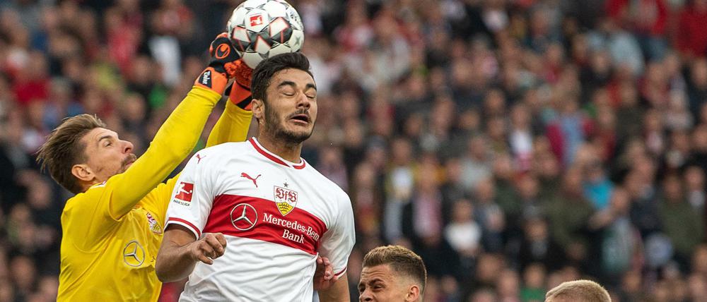Hoch, höher, am höchsten. Die Stuttgarter reckten sich gegen Mönchengladbach erfolgreich.