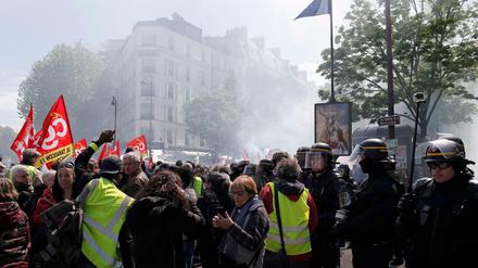 In Paris gingen erneut Demonstranten der «Gelbwesten»-Bewegung auf die Straßen.