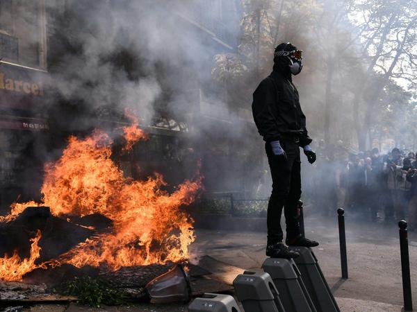 Der 1. Mai in Paris wurde von schweren Krawallen überschattet.