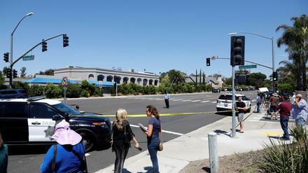 Die Polizei sichert den Tatort in Poway