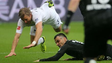 Herthas Per Skjelbred (l.) gab in Frankfurt alles. Am Ende hätte er fast noch den Siegtreffer erzielt.