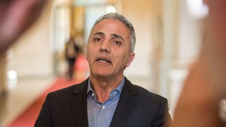 Gegen den Linkspolitiker Hakan Tas wird ermittelt.