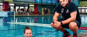 Familienangelegenheit. Belén Vosseberg, 21, und ihr Freund und Trainer Marko Stamm, 30, wollen in Düsseldorf deutsche Wasserballgeschichte schreiben.