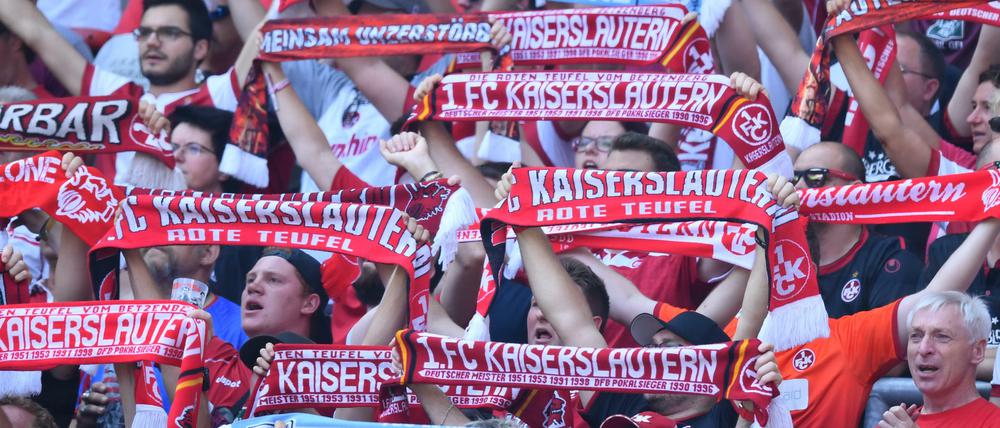 Die Fans in Kaiserslautern erleben schwierige Jahre. 