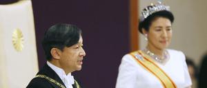 Japans neuer Kaiser Naruhito neben seiner Gattin Masako