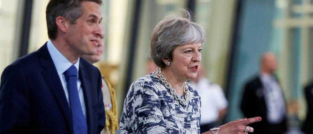 Gavin Williamson und Premier May.