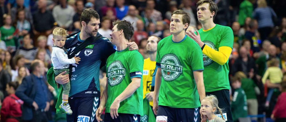 Die Berliner Handballer Jakov Gojun, Hans Lindberg, Bjarki Mar Elisson und Torwart Malte Semisch (von links) treffen auf Portugals Meister. 