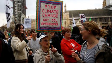 Klimaschützer auf dem Parliament Square in London.