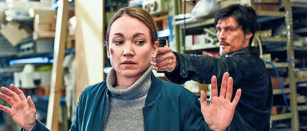 Hauen und Ballern. Polizistin Sarah Kohr (Lisa Maria Potthoff) trifft auf den routinierten und skrupellosen Verbrecher Egor (Stipe Erceg).