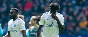 Die Köpfe hängen. Der HSV (l. Khaled Narey, r. Bakery Jatta) präsentiert sich seit Wochen desolat.