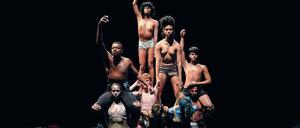 Aufstand proben. Lia Rodrigues erarbeitete „Fúria“ in einer Favela.