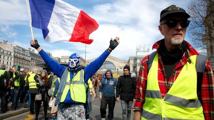 Seit Monaten protestieren in Frankreich Menschen in gelben Westen gegen Präsident Macron und dessen Reformpolitik.