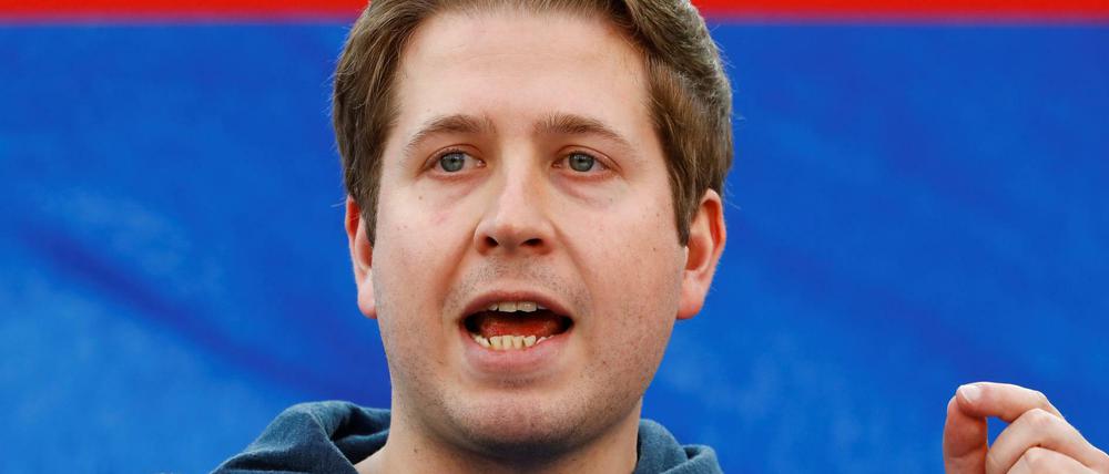 Juso-Chef Kevin Kühnert wird von der Parteiführung in Schutz genommen.