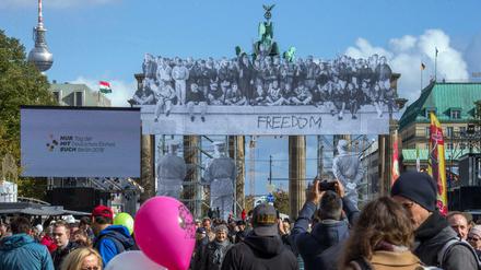 Besucher des Bürgerfests zum Tag der Deutschen Einheit im vergangenen Jahr.