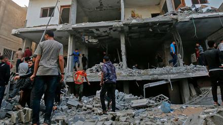 Schäden an einem Haus nach einem Raketenangriff Israels in Rafah 