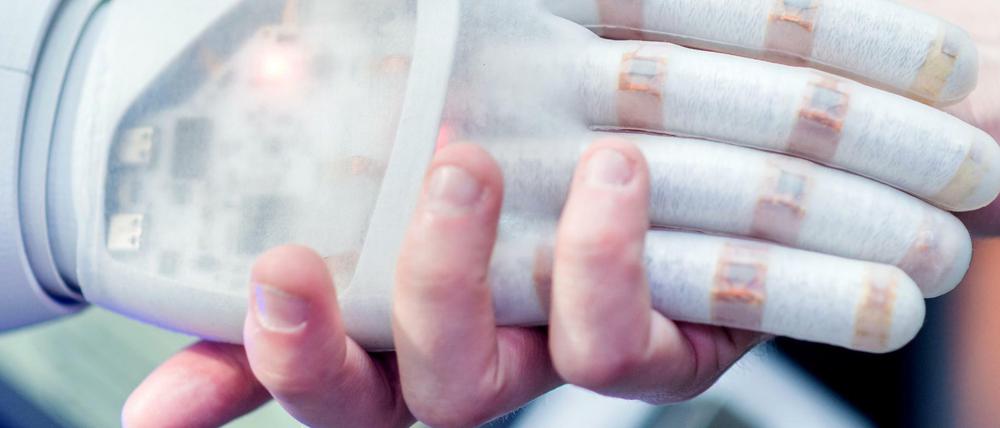 Technologie wandelt sich – kann der Mensch den Umgang mit künstlicher Intelligenz lernen?