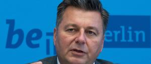 Andreas Geisel (SPD), Innensenator von Berlin, stellt bei einem Pressegespräch den Berliner Verfassungsschutzbericht 2018 vor. 