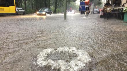 Berlin hat immer öfter mit extremen Wetterlagen wie Starkregen zu kämpfen.