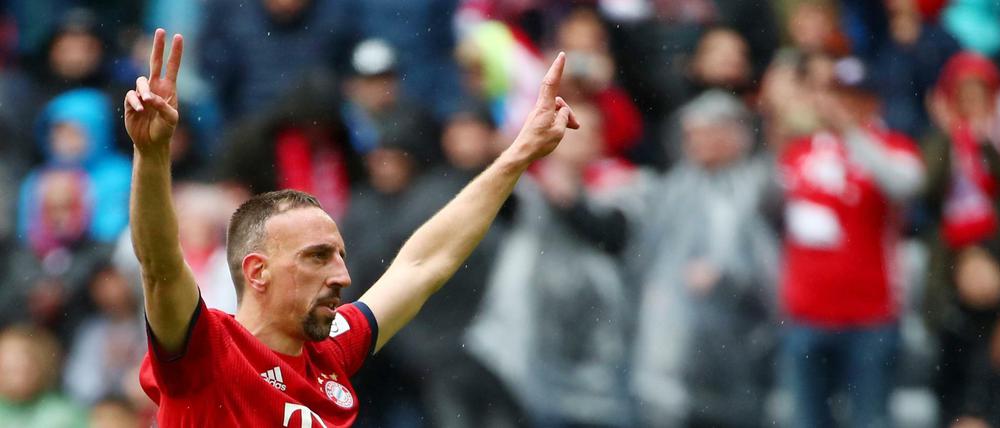 In seinem vorletzten Heimspiel erzielte Franck Ribery das 3:1 und ließ sich vom Münchner Publikum noch einmal feiern.