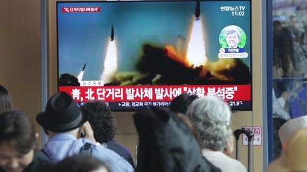 In Südkorea werden die Nachrichten über den nordkoreanischen Raketentest auch öffentlich verfolgt.
