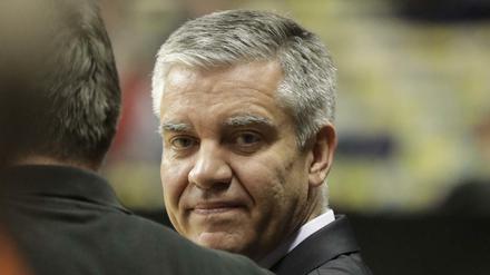Der Bundestagsabgeordnete Frank Steffel am Rande eines Spiels des Handballklubs Füchse Berlin, dessen Präsident er ist.